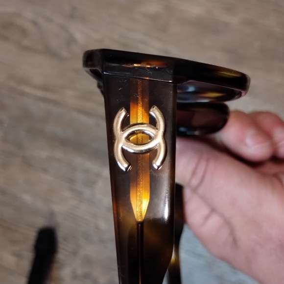 EUC CHANEL SUNGLASSES - Picture 10 of 16